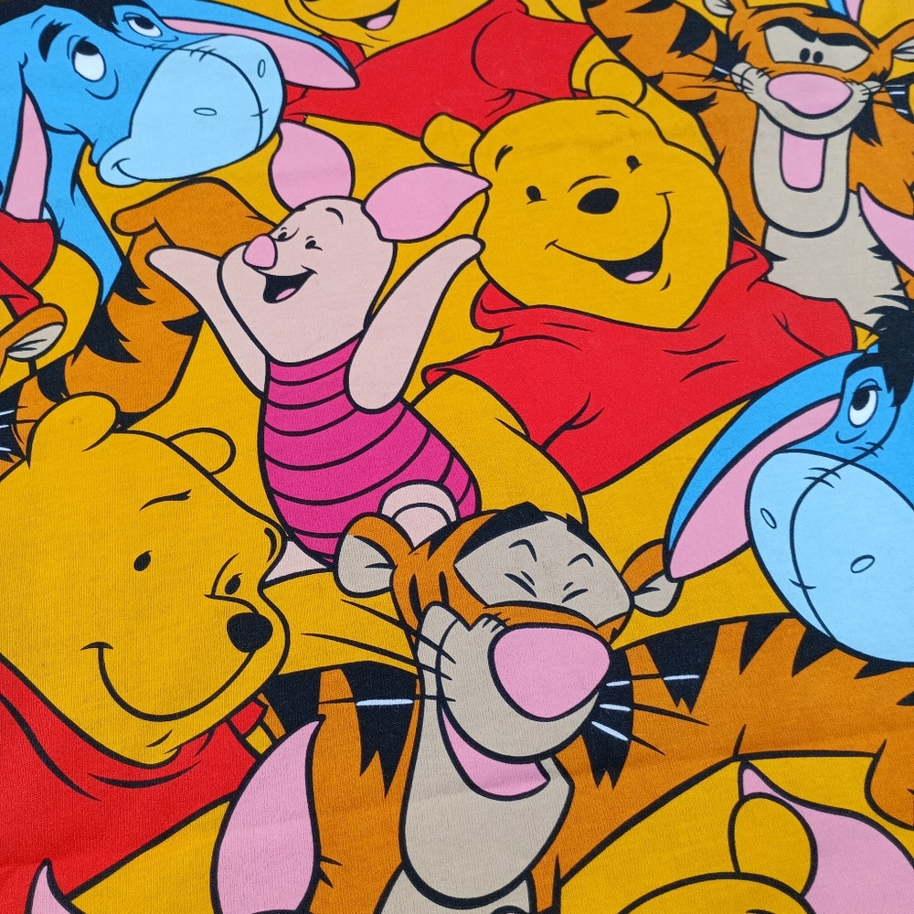 Disney Tokyo Winnie The Pooh T Shirt M/L - Picture 2 of 7